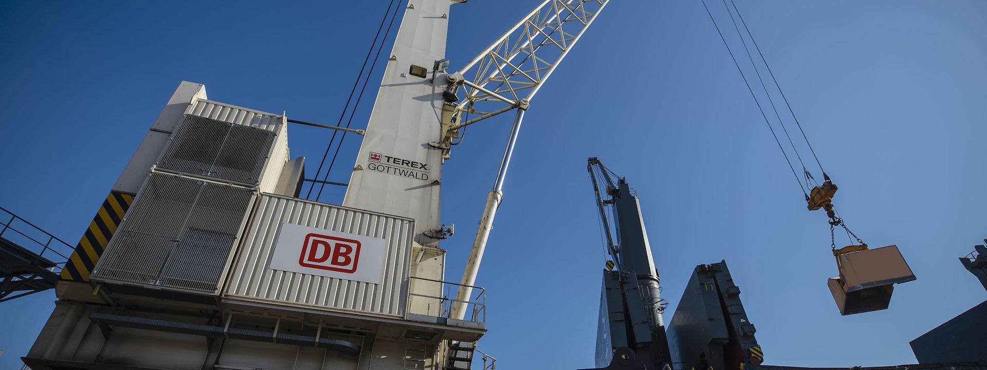 crane in harbour